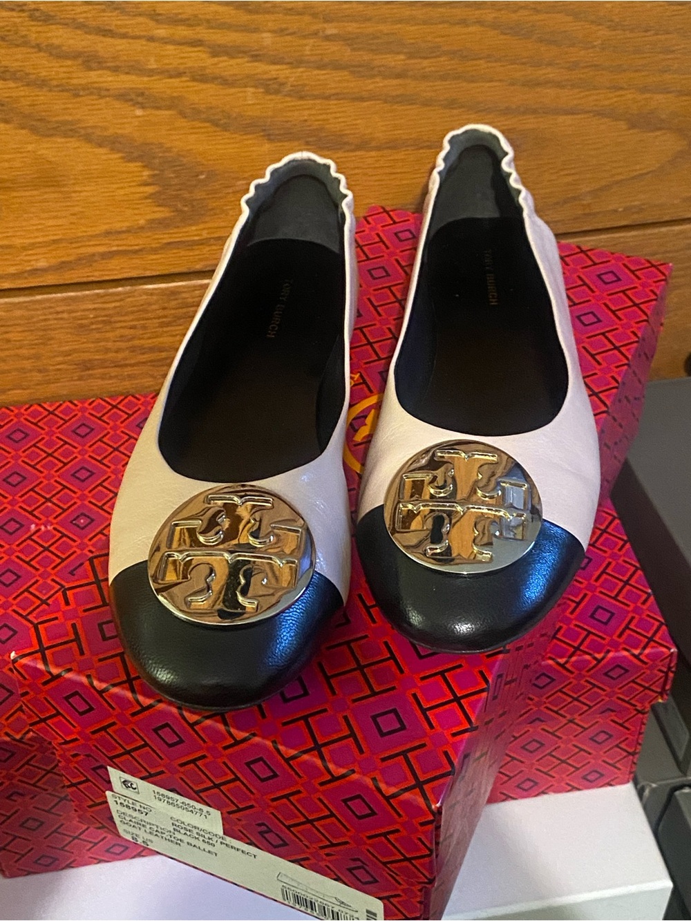 Tory Burch Women’s Clair Two-Tone Leather Ballet Flats w/ Gold Medallion Sz 8.5